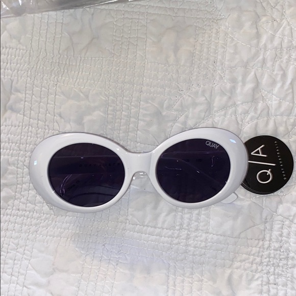 Quay Australia Frivolous Sunglasses - Picture 3 of 7